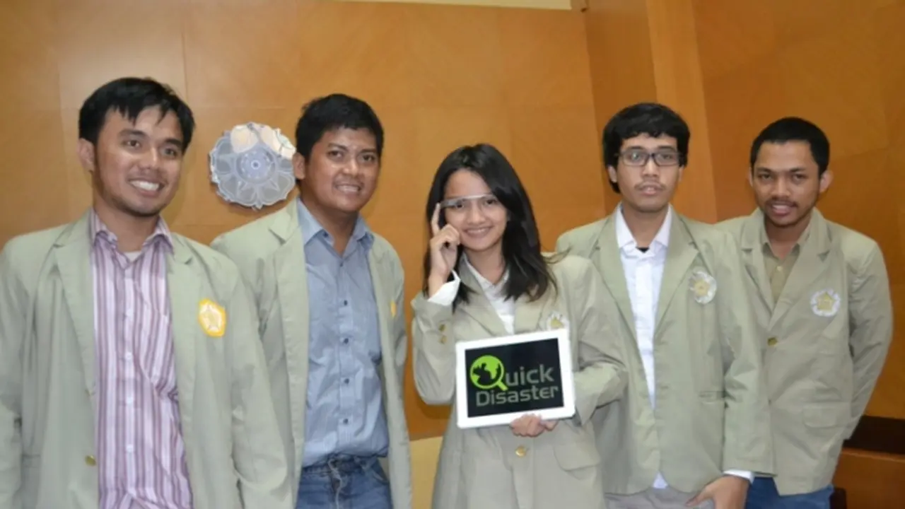 5 Mahasiswa UGM Rancang Aplikasi Untuk Google Glass