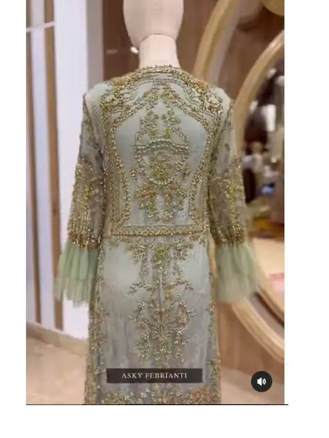 8 Potret Detail Baju Pengajian Mahalini Jelang Pernikahan dengan Rizky Febian