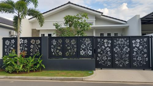 Perbandingan Pagar Laser Cut vs Pagar Besi Hollow/ Ilustrasi AI