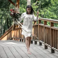 Belakangan ini, silent walking jadi salah satu tren populer di TikTok yang banyak dicoba oleh generasi muda. Sesuai namanya, silent walking berarti berjalan kaki tanpa distraksi apa pun—tidak sambil mendengarkan musik, podcast, atau mengobrol. (foto/dok: freepik/pvproductions)