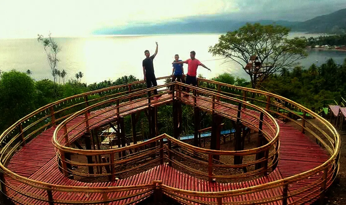 Wisatawan dapat menikmati pesona Tangga Bali di Desa Botu Barani, Kecamatan Kabila Bone, Kabupaten Bone Bolango, Gorontalo. (Liputan6.com/Aldiansyah M Fahrurozy)