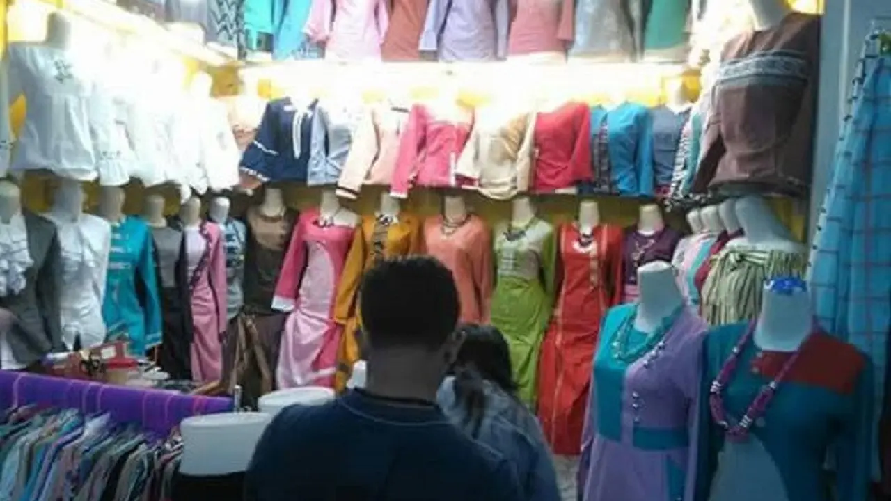 Jelang Ramadan, Pedagang Pakaian Makin Rajin Nonton Sinetron
