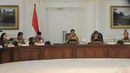 Presiden Jokowi memimpin rapat kabinet paripurna di Jakarta, Senin (3/11/2014). (Liputan6.com/Herman Zakharia) 