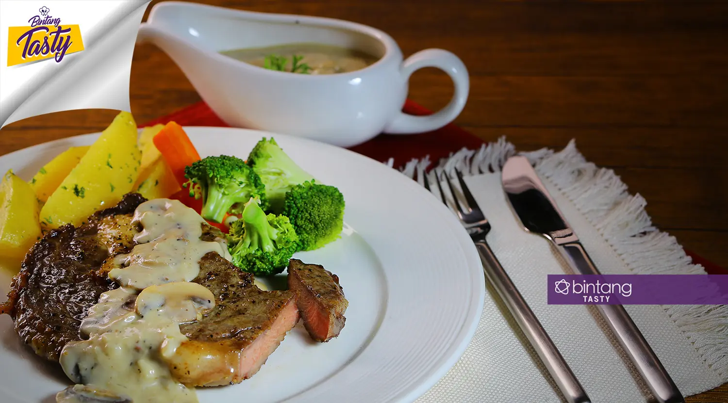 Rib eye steak with mushroom. (Fotografer: Adrian Putra/DI: M. Iqbal Nurfajri/Chef: Arum Sari)