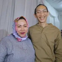 Musisi Anto Hoed baru saja merayakan ulangtahun pada 19 Mei 2018 lalu. Di hari lahirnya itu, ia mendapat ucapan menyentuh dari sang istri, Melly Goeslaw. (Adrian Putra/Bintang.com)