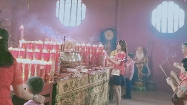 Umat Konghuchu Ibadah Imlek