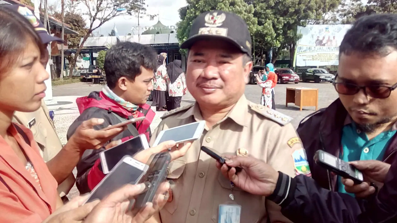 Siapa Tertarik Isi Deretan Kursi Kosong Pejabat Garut?