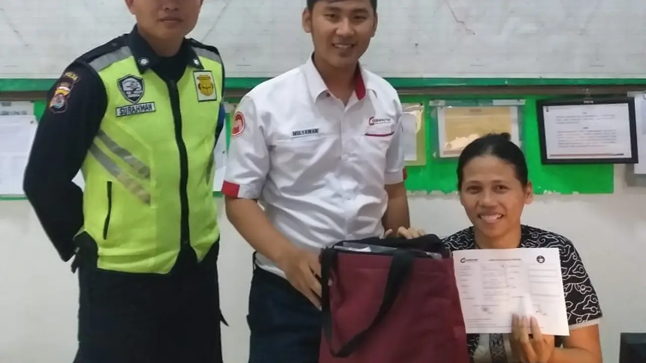 Tas Berisi Uang Rp 40 Juta Tertinggal di Gerbong KRL