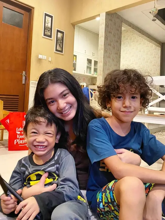Shalima Hakim merayakan ulang tahun ke-20 (Foto: Instagram/@wanda_hamidah)