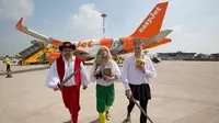 Dalam rangka memperingati Shakespeare Day ke-450 tahun, maskapai penerbangan EasyJet memberikan kejutan bagi penumpangnya