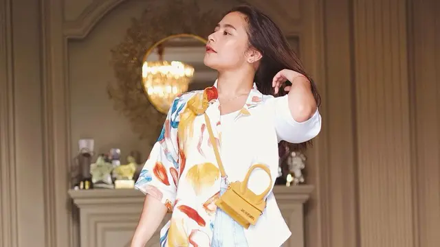 FOTO: Gaya Kasual Prilly Latuconsina, Simpel dan Stylish