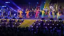 Pertunjukan tarian dan nyanyian ala Melayu khas negeri jiran, Malaysia ditampilkan untuk menyambut pelaksanaan SEA Games 2027. Tampak dalam foto, tarian khas Malaysia ditampilkan saat upacara penutupan SEA Games 2025 di Rajamangala Stadium, Bangkok, Thailand, Sabtu (20/12/2025). (Bola.com/Bagaskara Lazuardi)