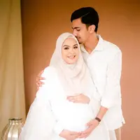 Sebagai ibu, ia juga bersyukur sang anak lahir dengan proses yang lancar dan dalam kondisi sehat. (Instagram/vebbypalwinta)