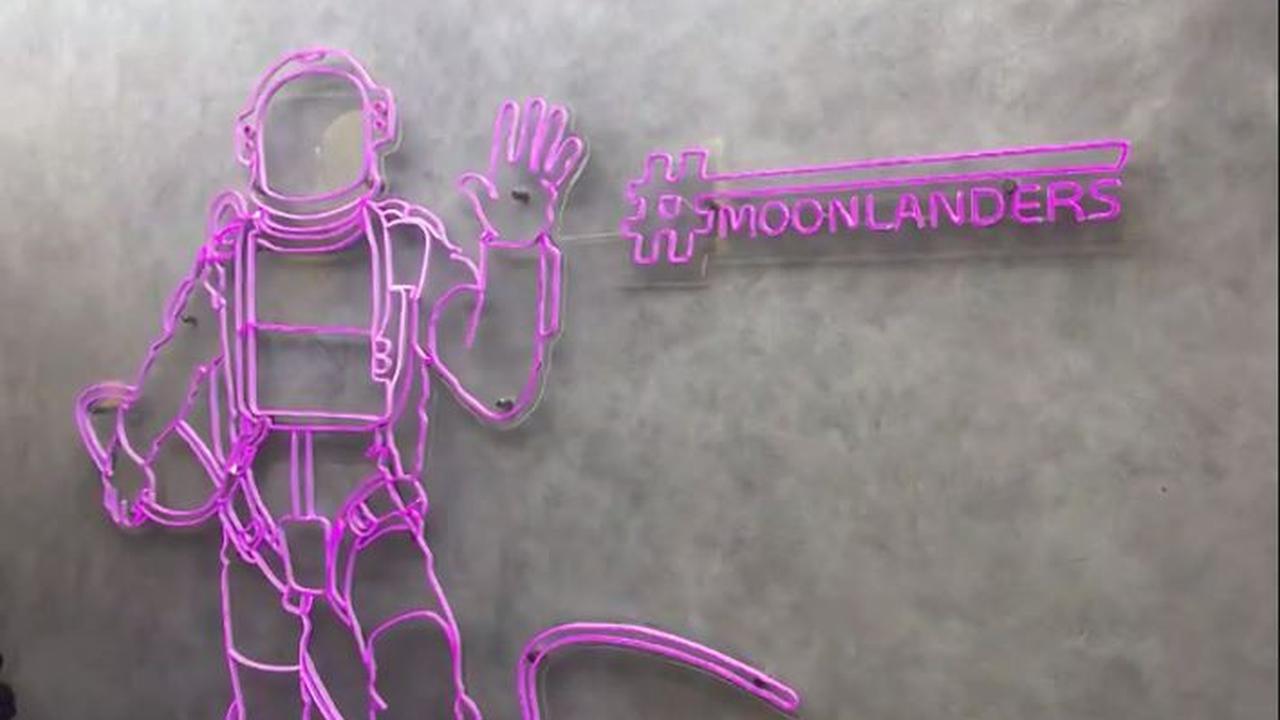 Restoran Moon Chicken Station Buka Perdana, Hadirkan Menu ala Korea dengan Interior Luar Angkasa