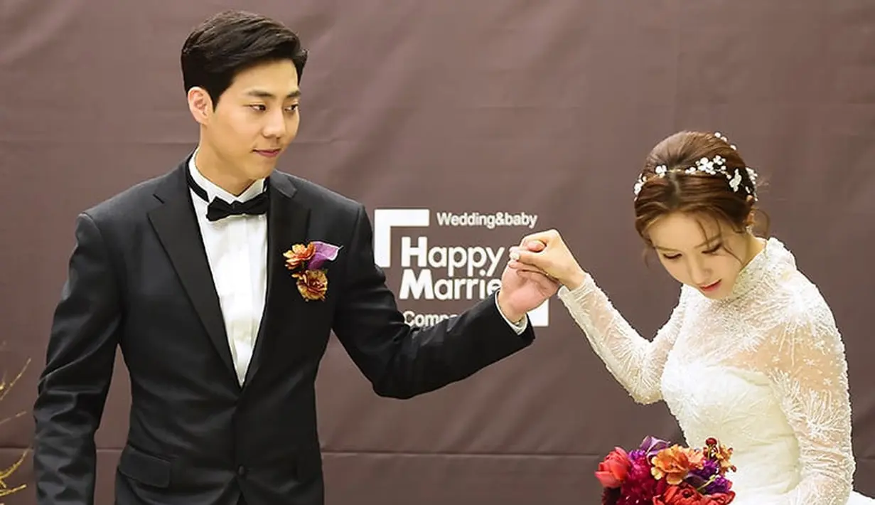 Sebelumnya diberitakan jika Jung Ah dan Jung Chang Young langsung melakukan   bulan madu setelah menikah. Pengantin baru ini akan pergi ke Hawaii selama   satu minggu sebelum kembali ke Korea. (Foto: Soompi.com)
