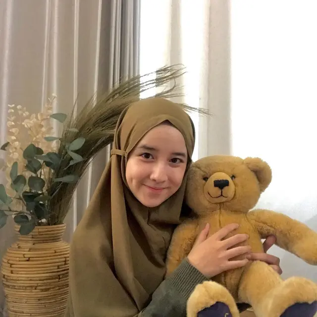 Disebut Adhisty Zara Versi Hijab, Ini 6 Potret Fani Remaja Viral di TikTok