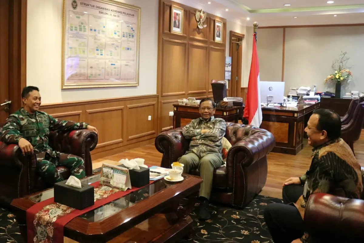 Menko Polhukam Mahfud Md bersama Ketua KPK dan KSAD. (dok Kemenko Polhukam)