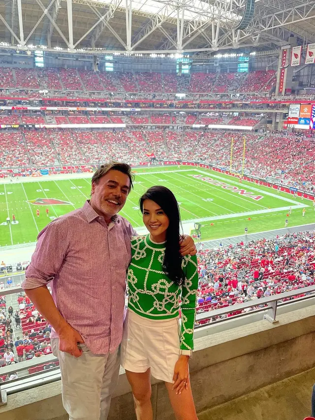 Farah Quinn dan suami (Instagram/farahquinnofficial)