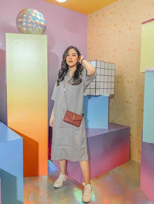 Foto Ootd / HIJAB OOTD II - Kanal fashion memberikan informasi seputar tips mix and match outfit hingga perkembangan trend fashion terkini agar kamu semakin fashionable.