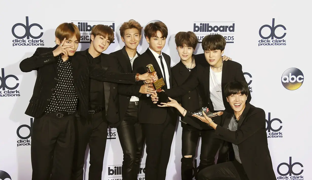 Hal tersebut disampaikan langsung oleh BigHit Entertainment selaku agensi dari BTS. Mereka mengaku jika BTS punya jadwal yang sangat padat. (Foto: Teenvogue.com)