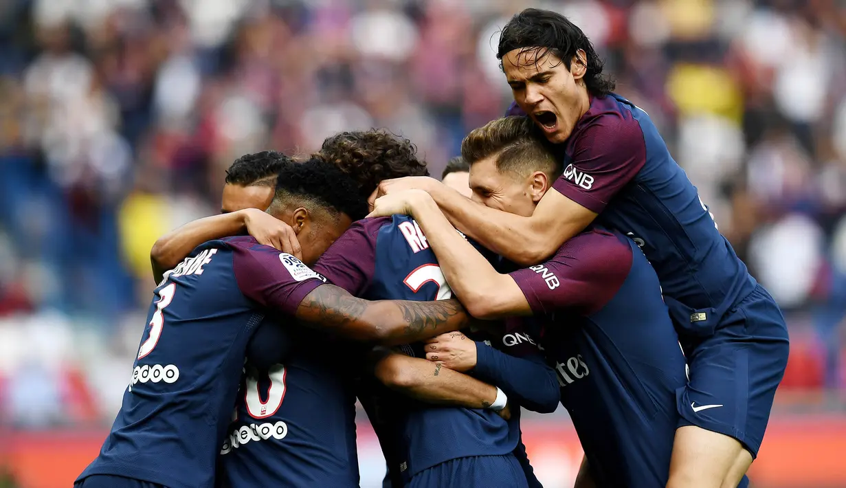 4. Paris Saint Germain - Les Parisiens hanya membeli satu pemain pada bursa transfer musim dingin kali ini yaitu Leonardo Paredes dari Zenit . Meskipun hanya satu pemain namun harga nya cukup besar yakni 45 juta euro. (AFP/Franck Fife)