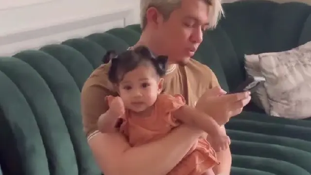 Momen Irwansyah Momong Humaira Sambil Lantunkan Ayat Suci (credit: instagram/zaskiasungkar15)