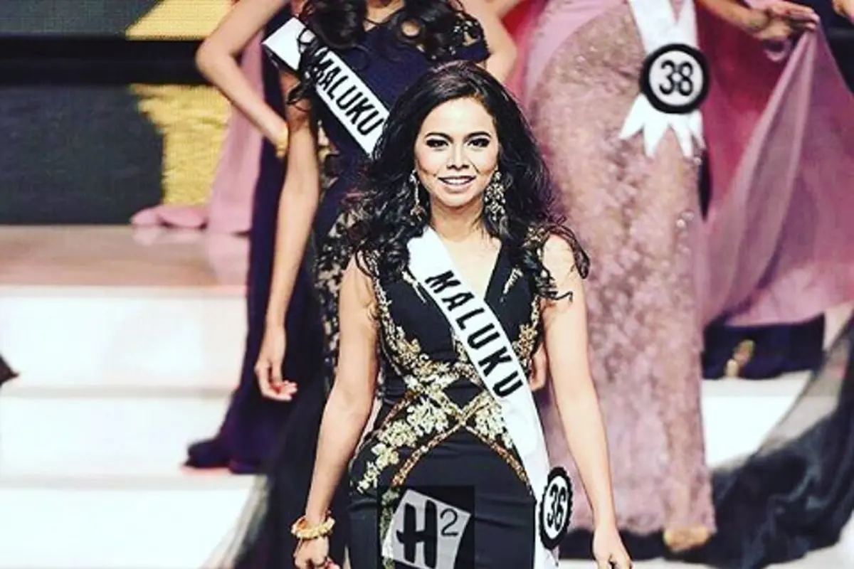 Puteri Indonesia 2016 Asal Maluku Dimakamkan Memakai Mahkota