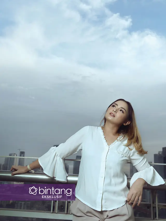 [Bintang] B3 Eksklusif Joanna Alexandra