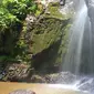 Air Terjun Sumber Nyonya berlokasi di Dukuh Gunung Sari, Tutur, Pasuruan, Jawa Timur.