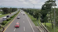 Arus kendaraan memasuki Tol Cileunyi, Kabupaten Bandung, terpantau lancar pada H-4 Lebaran atau Kamis (28/4/2022)
