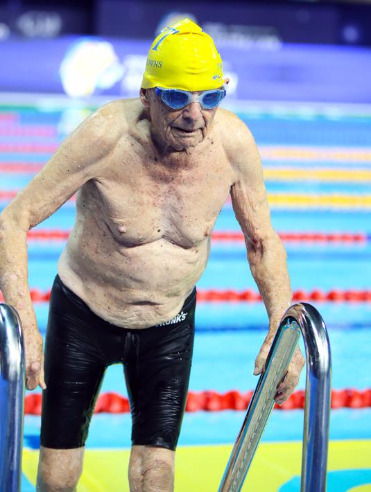 George Corones usai mengikuti renang 50 meter di Gold Coast Aquatic Centre di Gold Coast, Queensland, Australi (28/2). George Corones, berhasil menyelesaikan renang gaya bebas 50 meter dalam waktu 56,12 detik. (AFP/Swimming Australia)