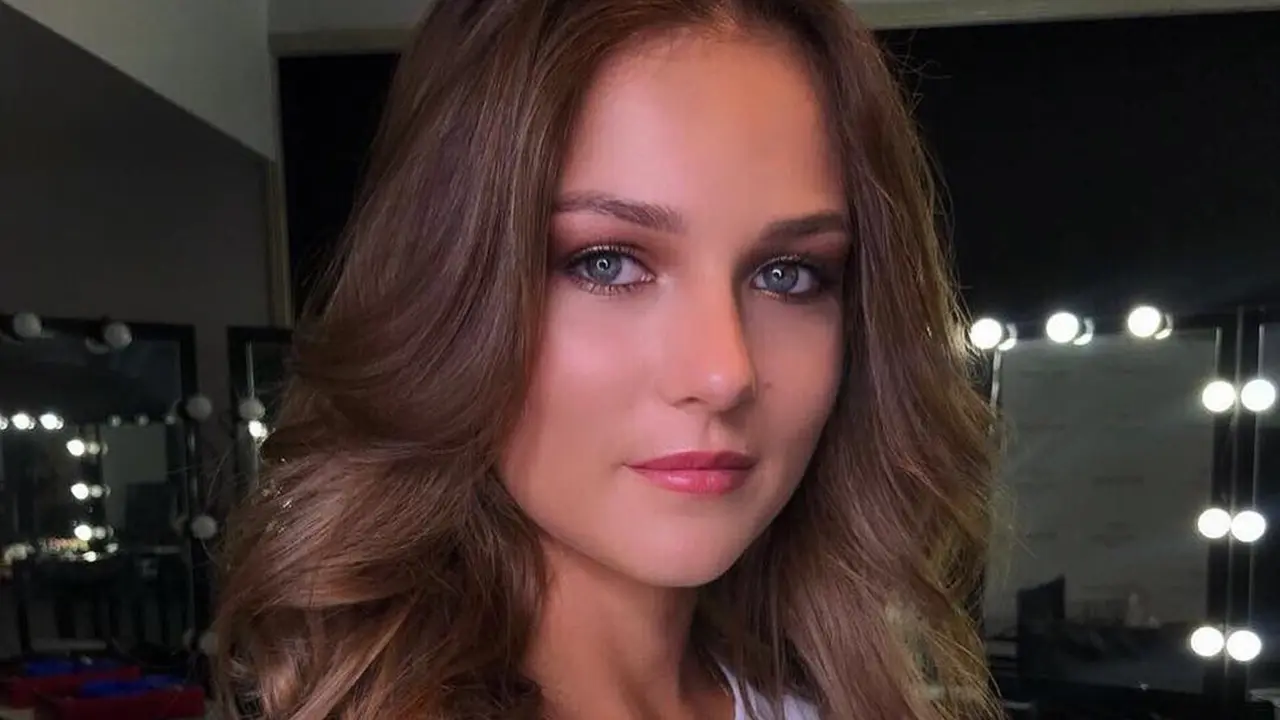 Cantiknya Anna Kalinskaya, Petenis 20 Tahun Asal Rusia