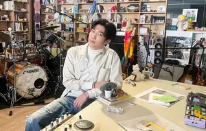 Koleksi Seni RM BTS Dipajang di Museum San Francisco, Sang Idol Terjun Langsung Bikin Materi