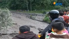 Hingga kini Gunung Agung terus mengeluarkan abu vulkanik ke arah selatan dan timur. Sementara tingkat erupsi meningkat ke fase magmatik.