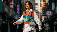 7 OOTD Vest Rajut ala Korea yang Lagi Tren 2026, Simpel tapi Tetap Hits