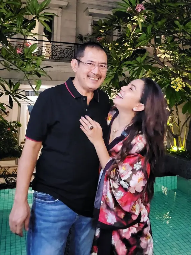 Mayangsari dan Bambang Trihatmodjo. (Foto: Dok. Instagram @mayangsari_official)