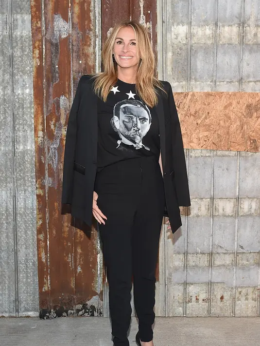 Menanggapi berita tersebut, Julia Roberts menyebutkan hubungannya dengan suaminya yang telah menikahinya selama 13 tahun baik-baik saja. (AFP/Bintang.com)