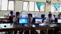 Terbatasnya jumlah komputer menjadi kendala pelaksanaan UNBK. Sementara anggota DPRD Majene, Sulawesi Barat memergoki istrinya selingkuh. 