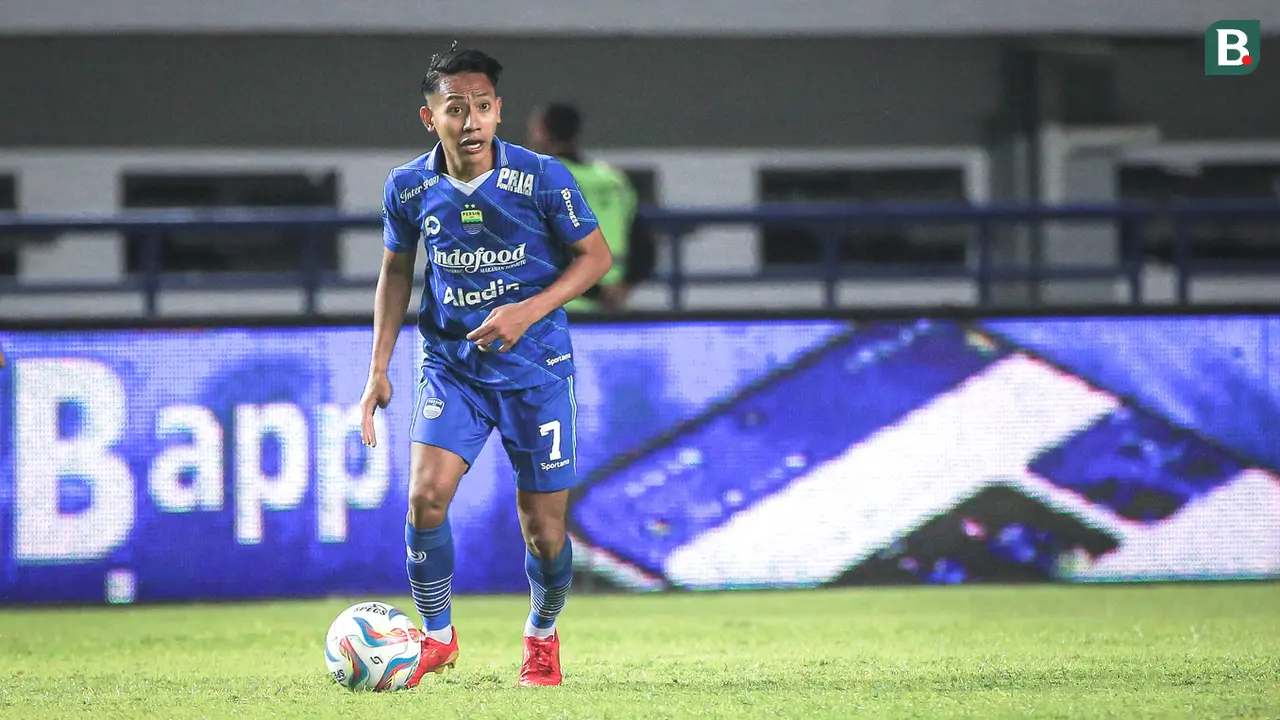 Persib Bandung vs Dewa United - BRI Liga 1 2023/2024