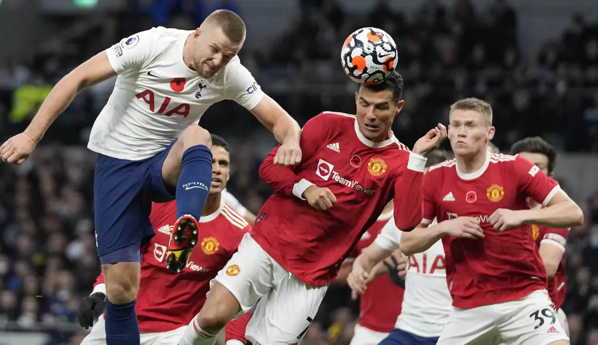 Bintang asal Portugal itu membuat total 2 tembakan, 37 sentuhan, 82% umpan sukses, 2 umpan kunci, 1 dribel sukses, dan menang 2 duel udara. (AP/Frank Augstein)