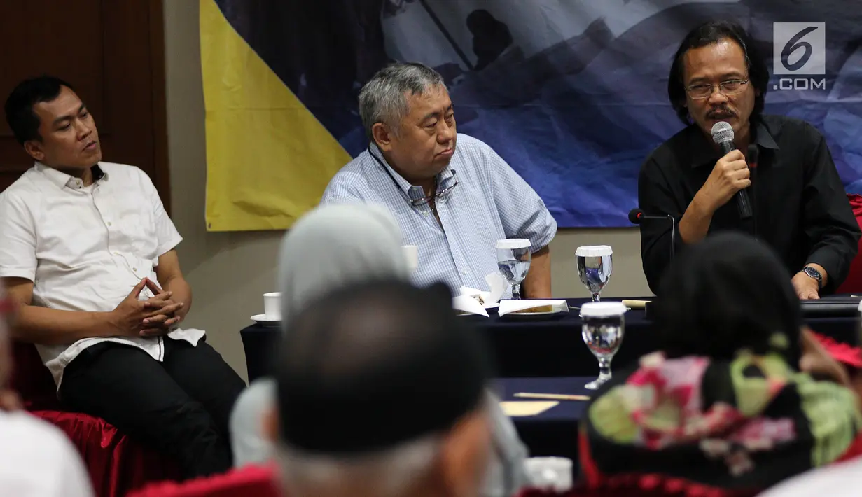 Ketum Asosiasi Bank Benih Tani Indonesia (AB2TI) Dwi Andreas Santosa saat berbicara dalam diskusi Prodem di Jakarta, Kamis (6/12). Krisis pangan di Indonesia dinilai selalu diatasi dengan kebijakan impor dari pemerintah. (Liputan6.com/JohanTallo)