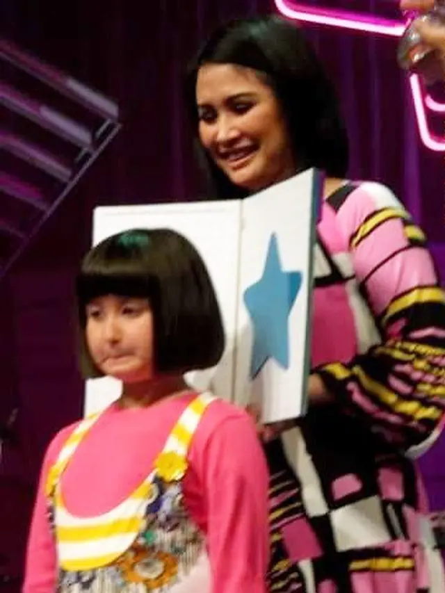 Dulu Punya Rambut Pendek Berponi, Ini 6 Potret Masa Kecil Stephanie Poetri