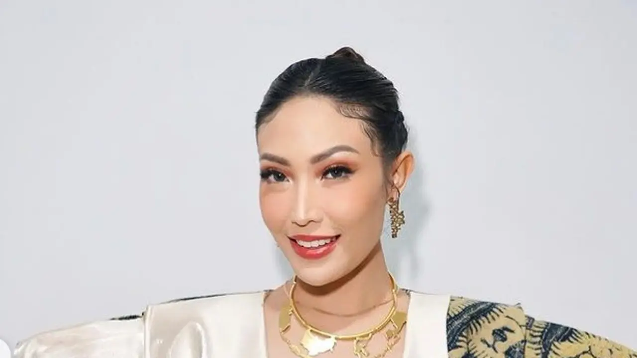 Potret Ayu Dewi (Sumber: Instagram/mrsayudewi)