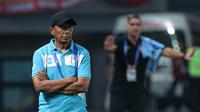Pelatih kepala Barito Putera, Rahmad Darmawan saat laga lanjutan BRI Liga 1 2023/2024 antara Persija Jakarta melawan Barito Putera di Stadion Patriot Candrabhaga, Bekasi, Sabtu (07/10/2023). (Bola.com/Bagaskara Lazuardi)