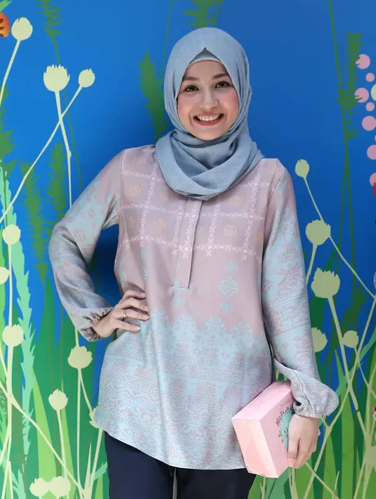 Meski keinginan untuk mendapatkan anak cowok, namun pemeran Anin dalam film Hijab itu tidak mau mengikuti program seperti kebanyakan selebriti lain. Ia lebih pingin yang alami, apapun dikasihnya. (Nurwahyunan/Bintang.com)