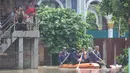 Hujan dengan intensitas tinggi yang mengguyur wilayah Jakarta dan sekitarnya sejak Senin (7/7/2025) malam mengakibatkan banjir di sejumlah wilayah. (merdeka.com/Arie Basuki)