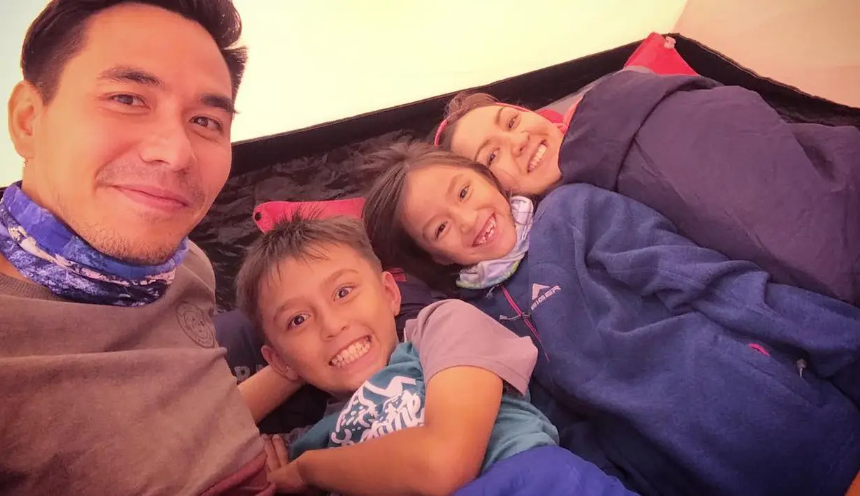 Darius Sinathrya dan Donna Agnesia dan Kel.