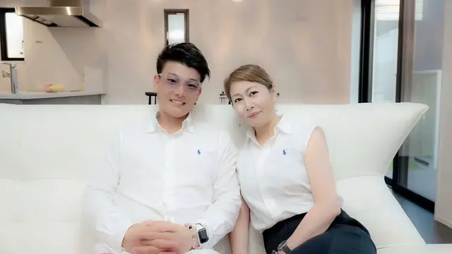 Pria 32 Tahun Menikahi Ibu Dari Teman Sekelasnya Berusia 53 Tahun, Usia Bukan Penghalang
