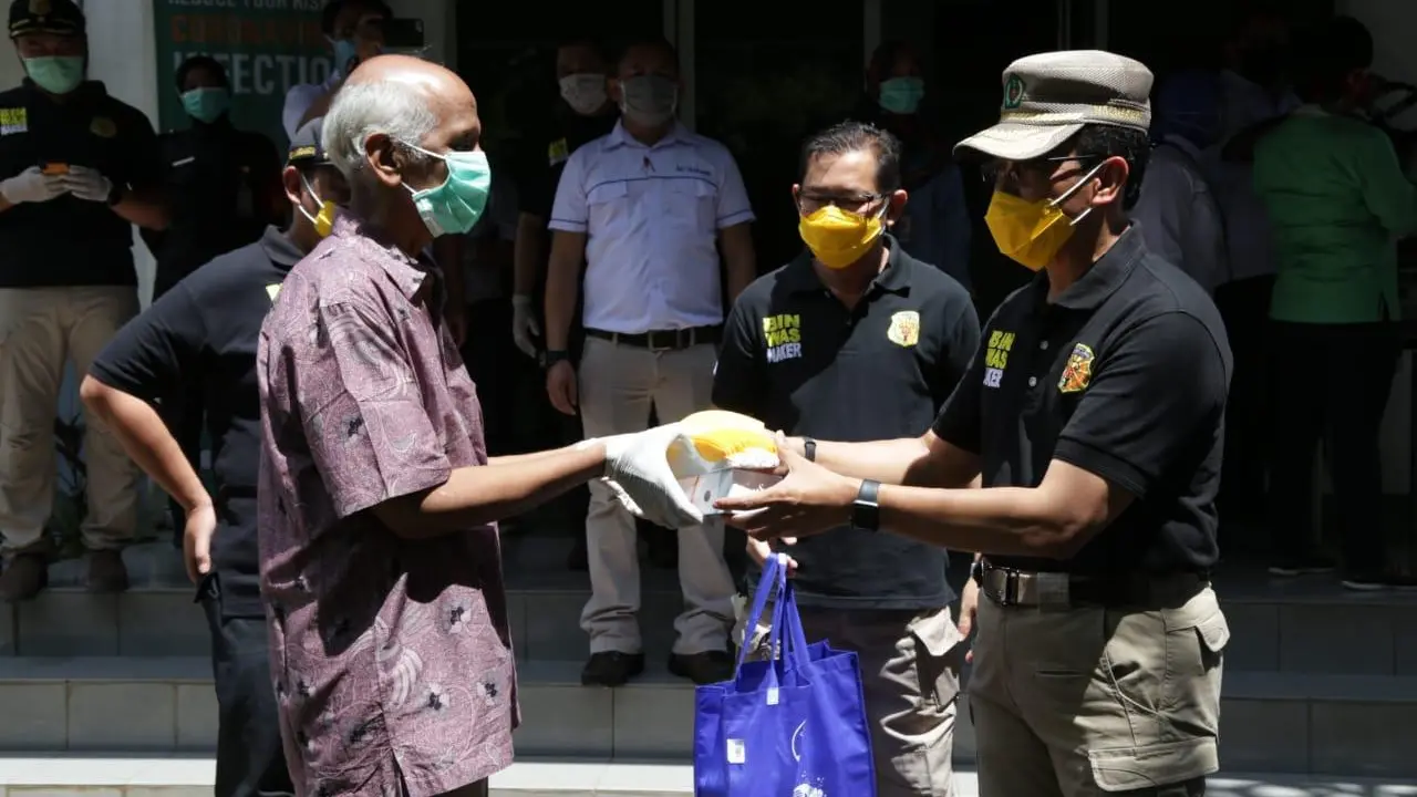 Kemnaker Beri Insentif 1000 Korban PHK Sebagai Pasukan Penyemprot Desinfektan Covid-19