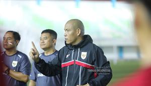 Nova Arianto memimpin Timnas Indonesia U-17 di Piala Kemerdekaan 2025. (Dok. Timnas Indonesia)